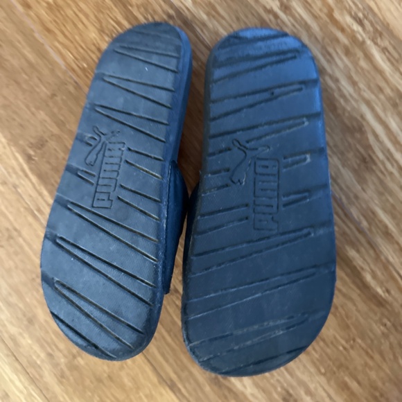 Puma girls slides - Picture 3 of 3